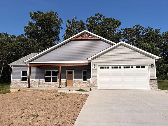2nd image of 552 Hawthorn Dr
