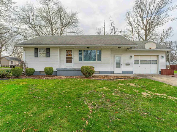 110 S State St, Lincoln, IL 62656