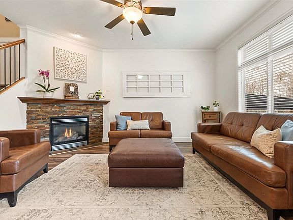 3rd image of 46808 Hudson Rd #23