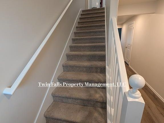 2nd image of 1574 Kenyon Rd