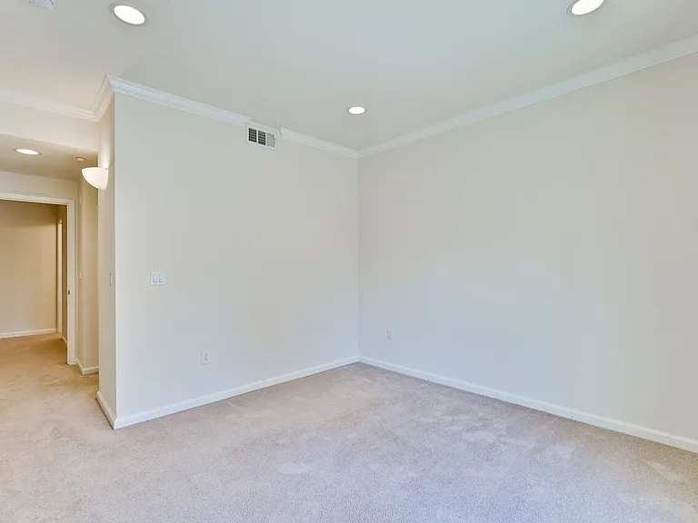 Encinal Place Apartments — Photo 29
