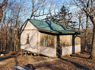 237 Candle Light Dr, Mound City, KS 66056