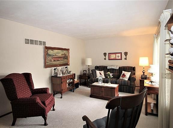 3rd image of 212 Elvira Dr