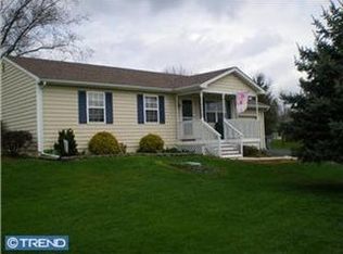 1533 Lakeside Rd, Pennsburg, PA 18073