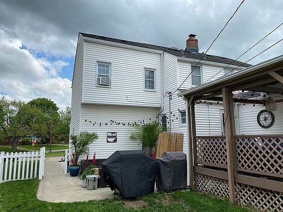 3rd image of 7916 Parmenter Dr