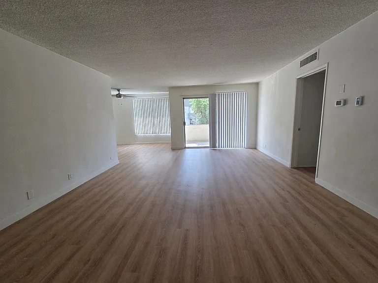 5230 Newcastle Ave #134 — Photo 5