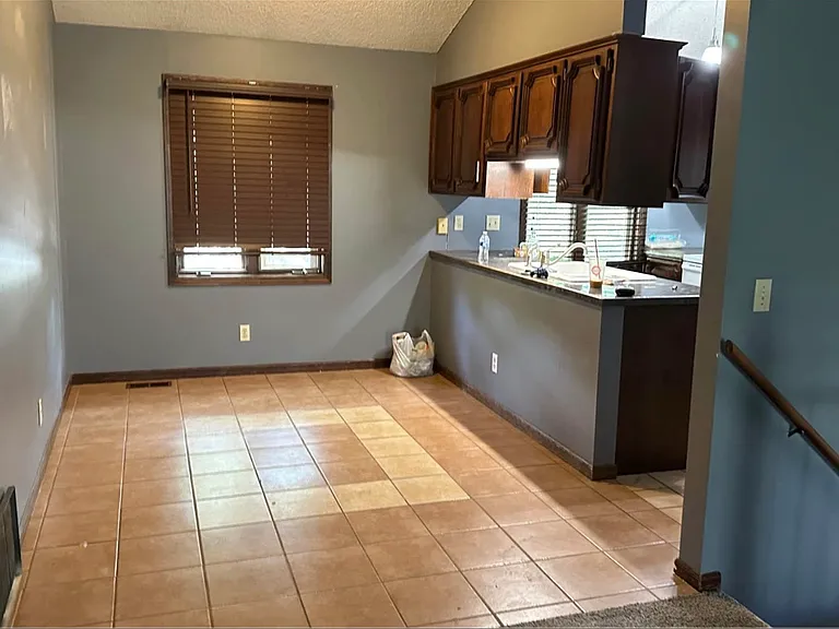 2123 Southwood Pl — Photo 4