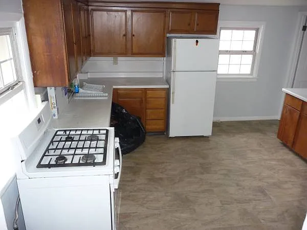24 Pearl St #2 — Photo 3