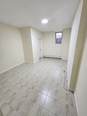 Rented by Mallory Management Corp | media 8