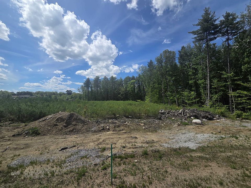 2nd image of 125 Sewalls Falls Road