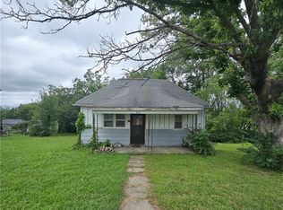 218 N Titus Ave, Excelsior Springs, MO 64024