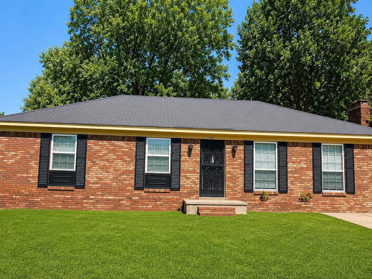 4 bed, 1.5 bath, 1400 sqft, $1,350 — Photo 4