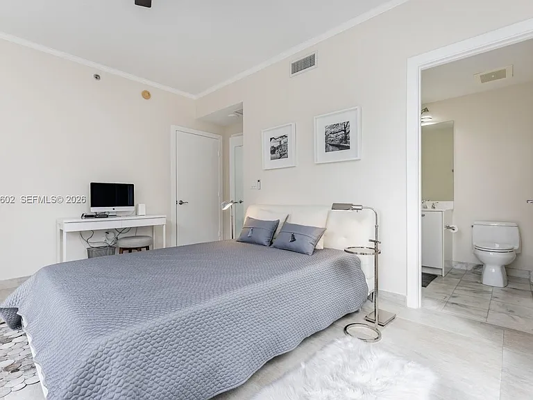 1060 Brickell Ave #1507 — Photo 9