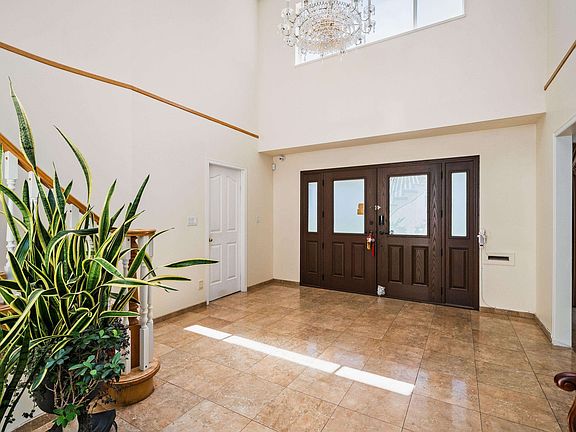 3rd image of 455 W 26th Ave