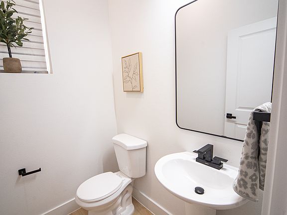5th image of 2808 Weisenberger St #244