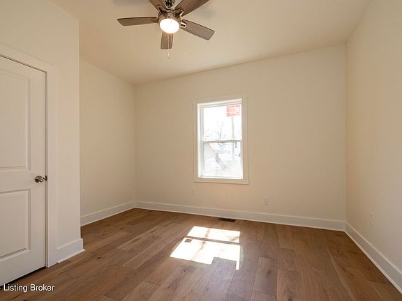 2nd image of 426 E Oak St