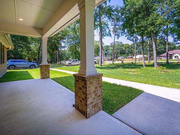 4th image of 23113 Madeira Ct