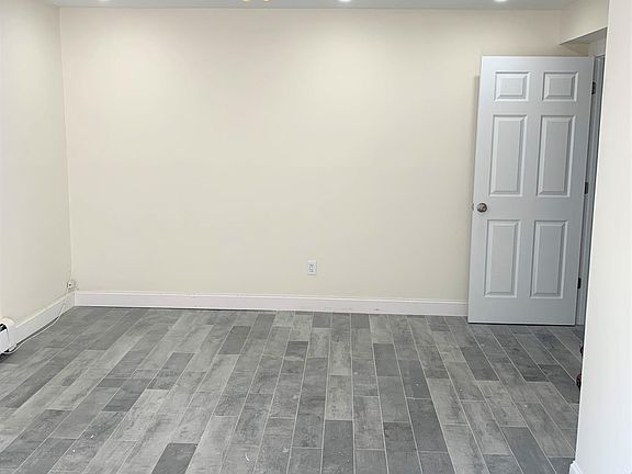 4th image of 14 Wilbur St