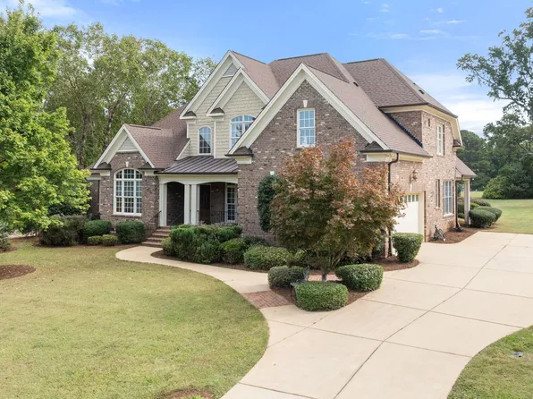 9008 Chelsea Dr, Raleigh, NC 27603