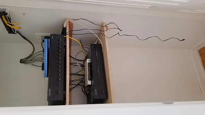 Rented by Max & Associates Realty Corp | media 8