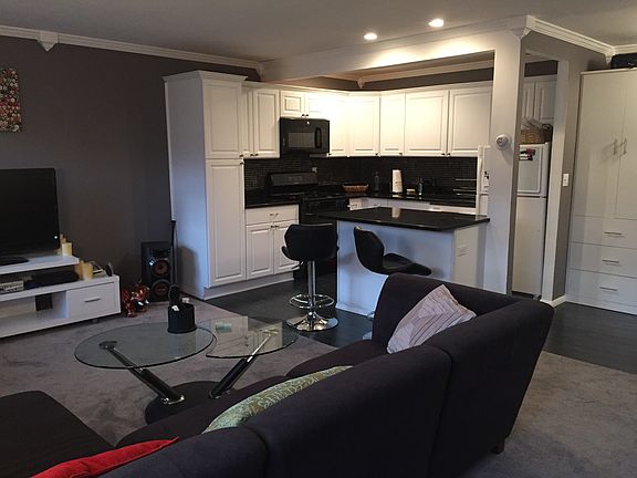 5th image of 460 Old Town Rd APT 13M