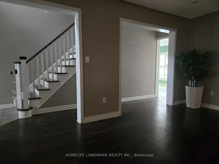 19 Wetmeadow Dr — Photo 5