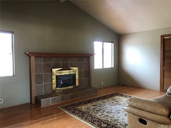 3rd image of 21115 E Bellbrook St