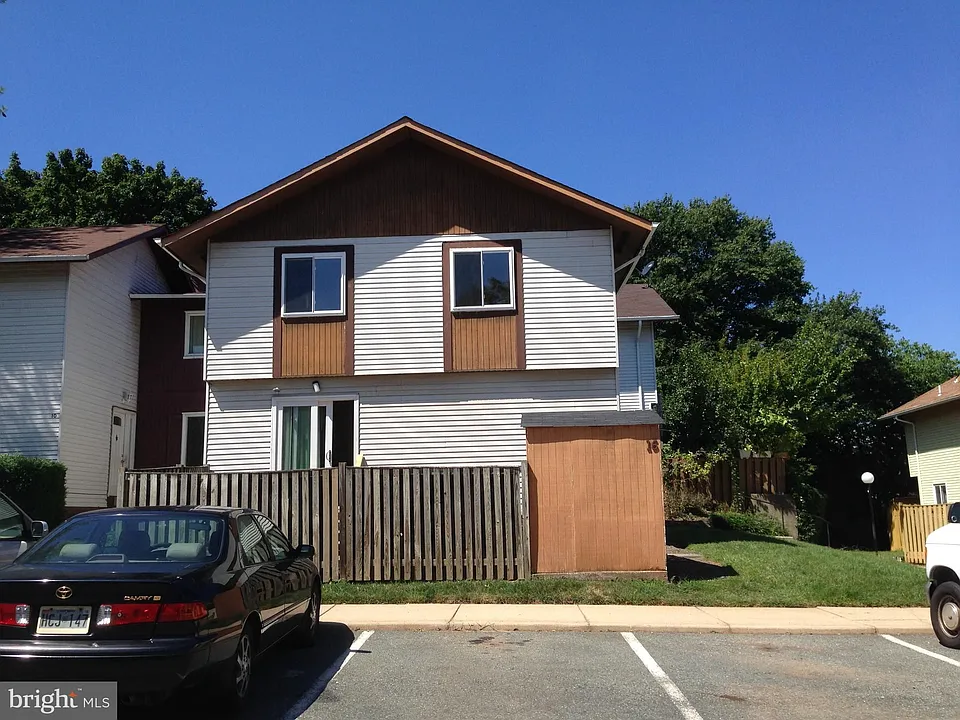 16 Steven Ct #225
