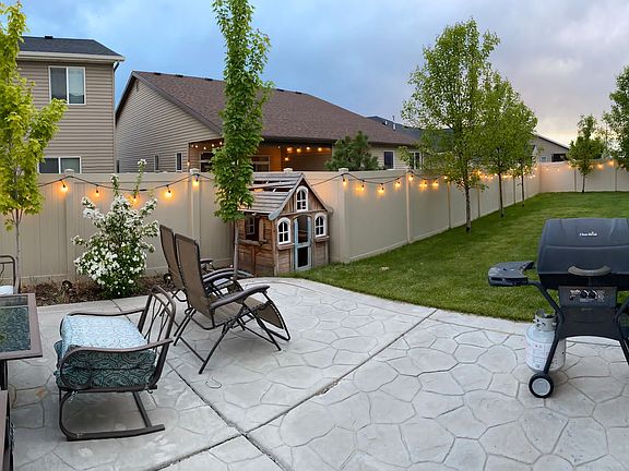 3rd image of 1147 W Ethnie Ct