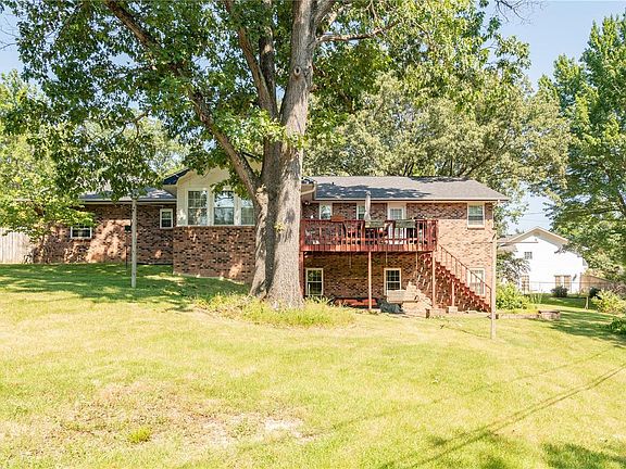 4th image of 826 Carrolton Ln