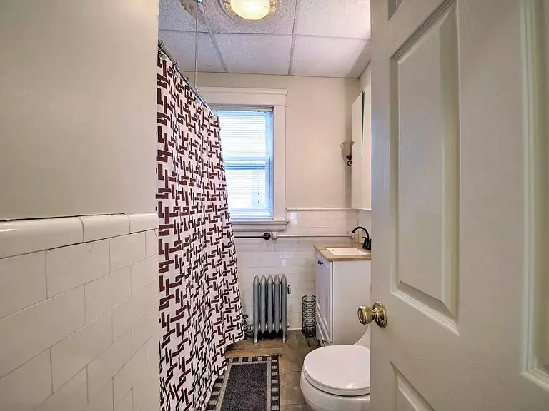 34 Pembroke Ave — Photo 10