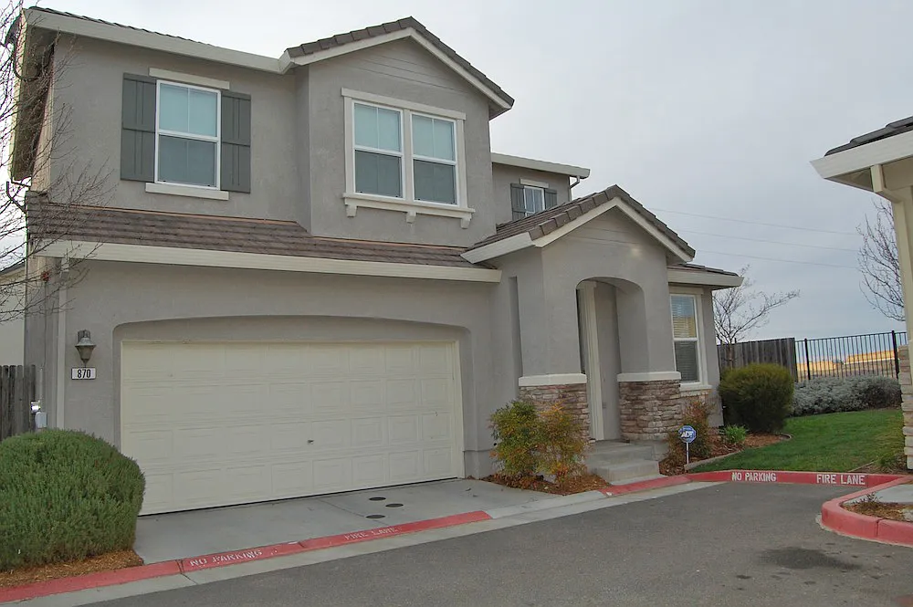 870 Courtyards Loop photo 1