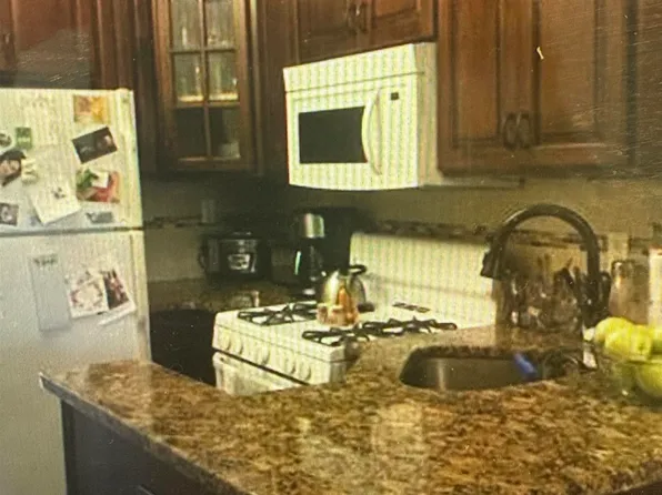 224 Madison Street image 8 of 9