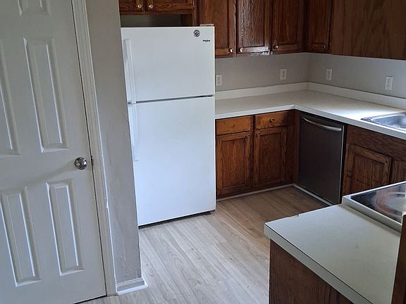 4th image of 1010 Goff Ave