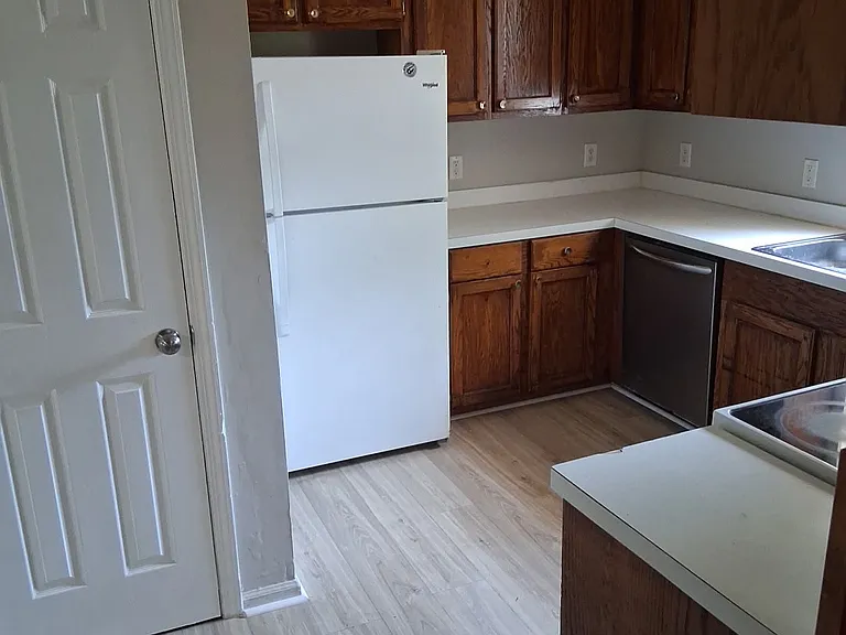 1010 Goff Ave — Photo 4