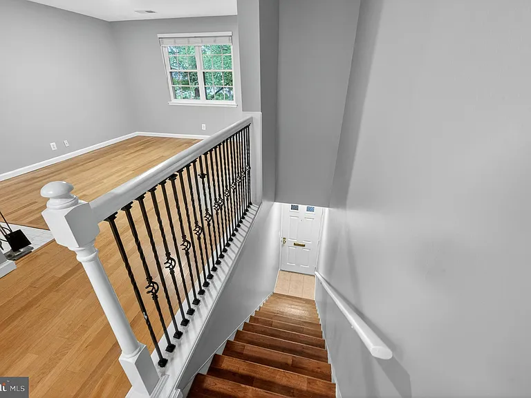 2812 S Wakefield St #D — Photo 3