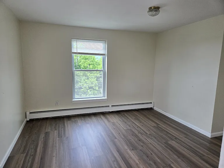 131 N Clinton St #3 — Photo 1