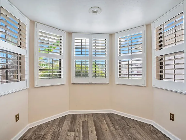 4805 Kingston Cir — Photo 15