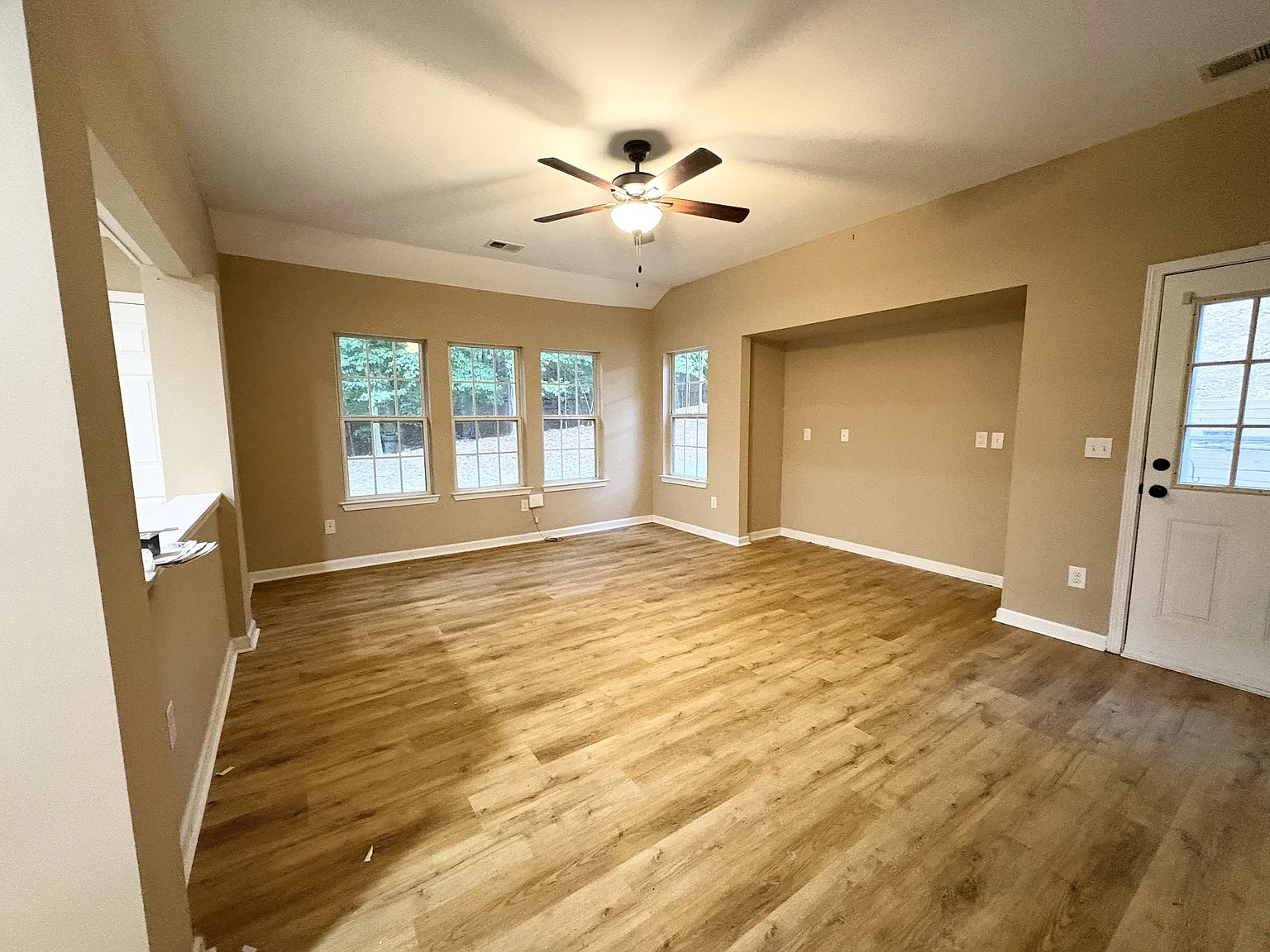140 Ivygreen Chase - 1 — Photo 4