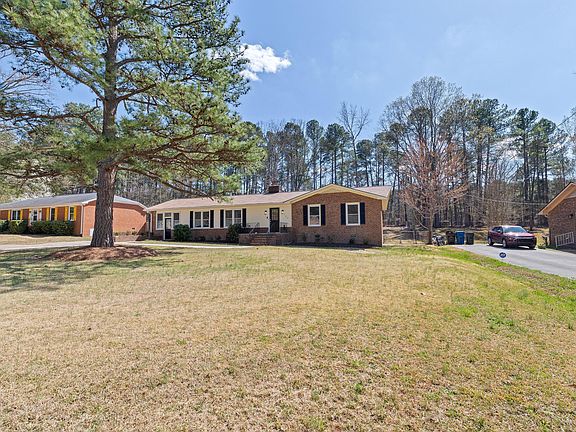 2nd image of 722 Forge Rd
