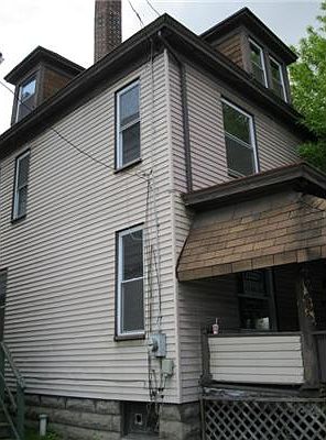 2nd image of 555 W Cunningham St