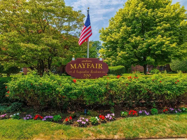 200 North Village #D9, Rockville Centre, NY 11570