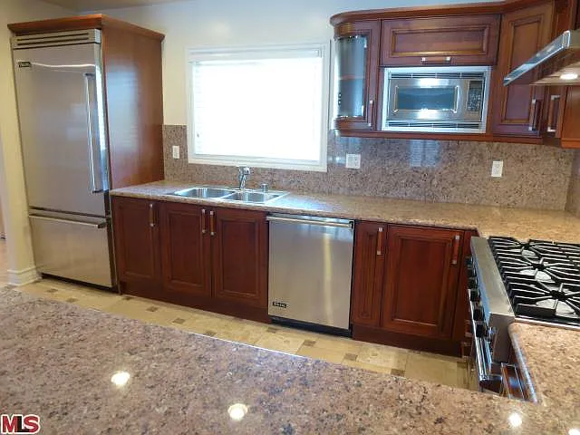1828 Glendon Ave #Penthouse 1 — Photo 7