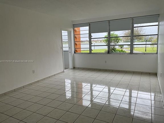 3rd image of 1591 NE Miami Gardens Dr APT 111