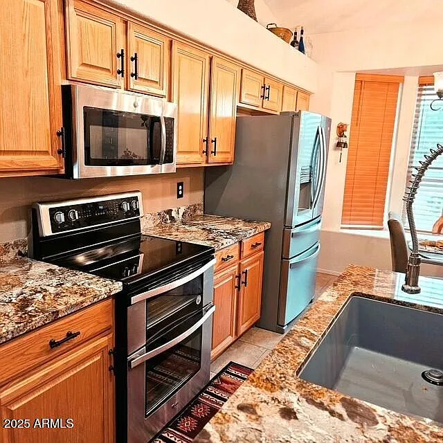 3 bed, 1701 sqft, $3,000 — Photo 4