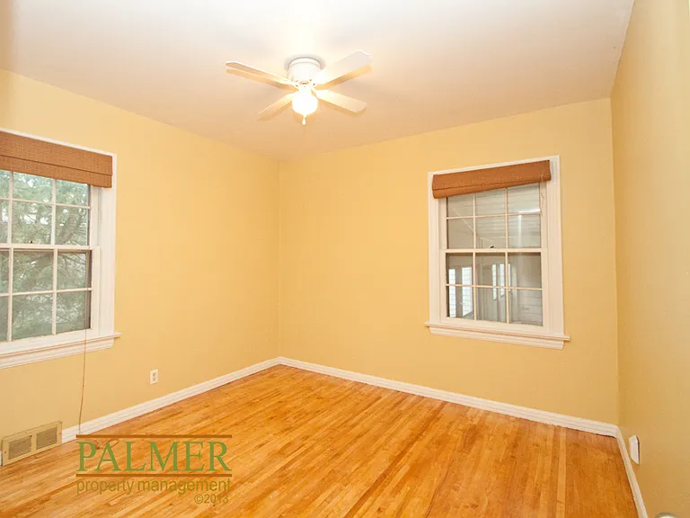 1028 Walsh St SE — Photo 8