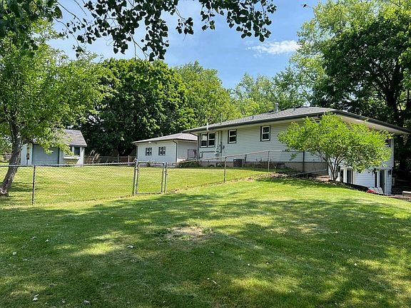 4th image of 6141 Penguin Dr