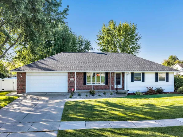 1233 Drews Dr, De Pere, WI 54115