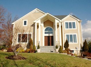 14 Stonewall Cir, West Harrison, NY 10604