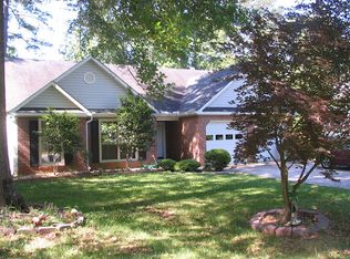 525 Longwood Ln, Peachtree City, GA 30269